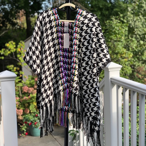 Chico’s Multi Fringe Ruana , Houndstooth Ruana - Picture 7 of 14